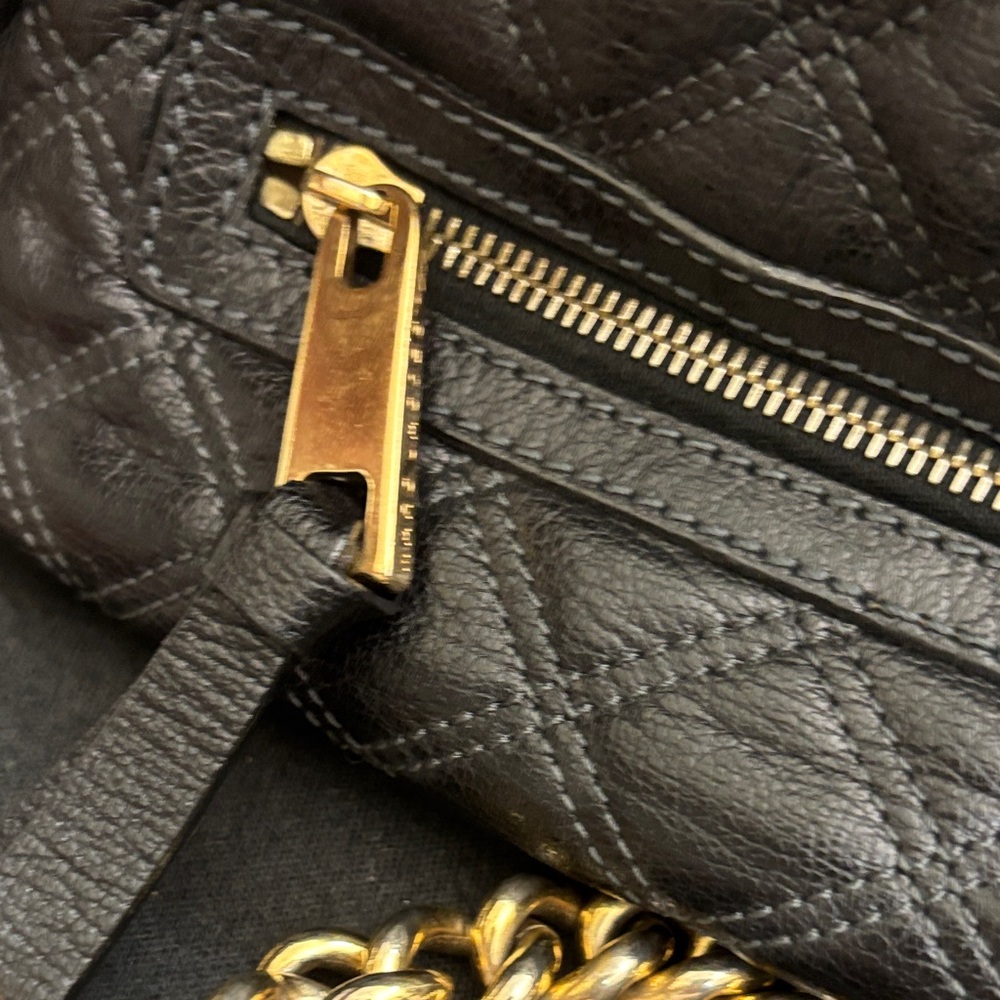 Marc Jacobs Black Quilted Bag with Gold Chain - Picture 4 of 8